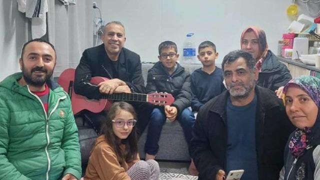 Usta sanatçı Haluk Levent yeni yıla depremzedelerle girdi! 