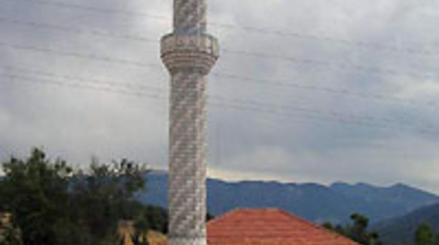 Cami minaresini kendileri yaptılar