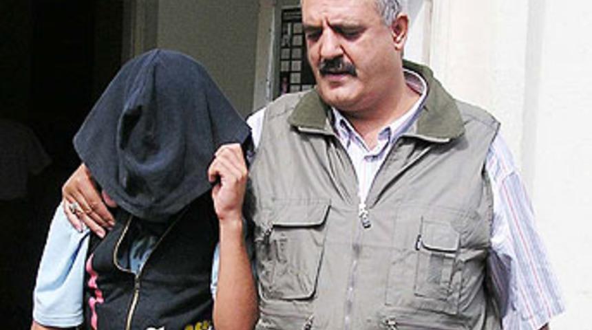 Tecav&uuml;zc&uuml;s&uuml;n&uuml; &ouml;ld&uuml;rd&uuml;