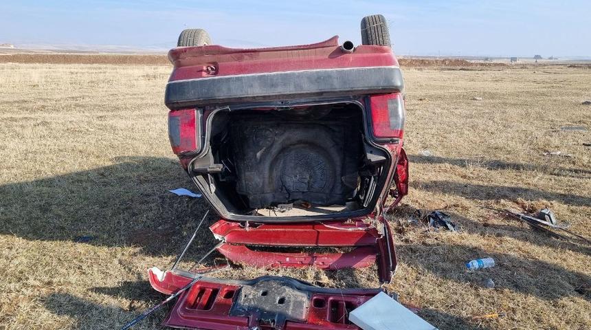 Kontrolden çıkan otomobil takla attı: 3 yaralı