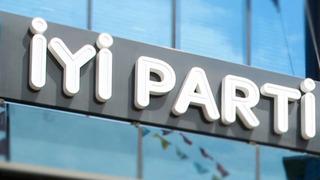 Samsun'da İYİ Parti'den istifa edip AK Parti'ye katıldılar! 'Büyük mutluluk duyduk'