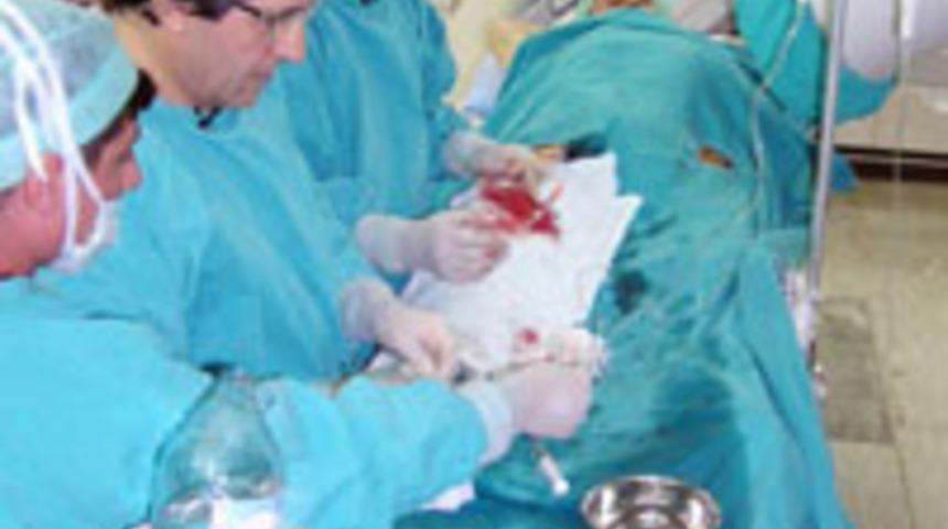 Canlı yayınla kalp ameliyatı