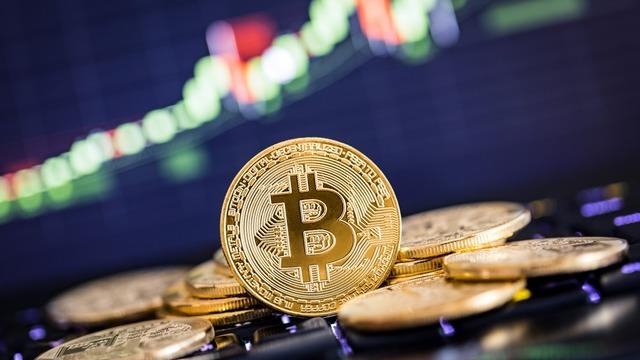 21 ay sonra ilk kez! Bitcoin atağa geçti: 45 bin doları aştı