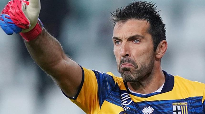Buffon'dan futbol tarihini değiştirecek öneri! ''Kale boyutları büyütülsün''