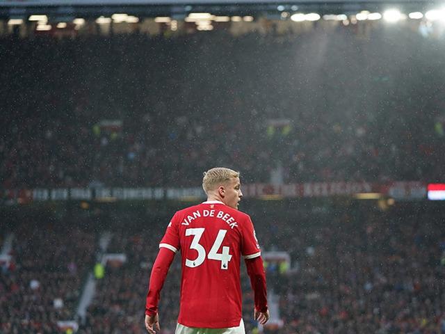 Manchester United futbolcusu Van de Beek, Eintracht Frankfurt'a kiralandı