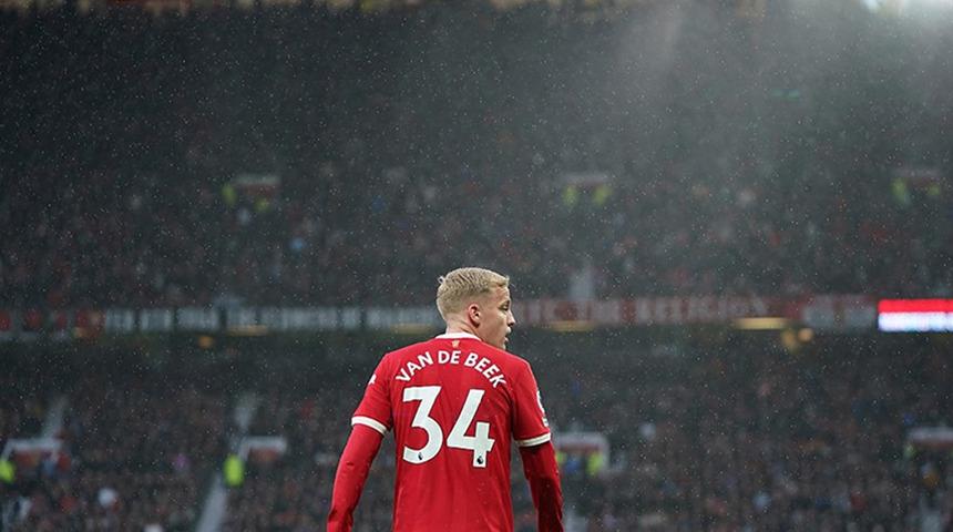 Manchester United futbolcusu Van de Beek, Eintracht Frankfurt'a kiralandı