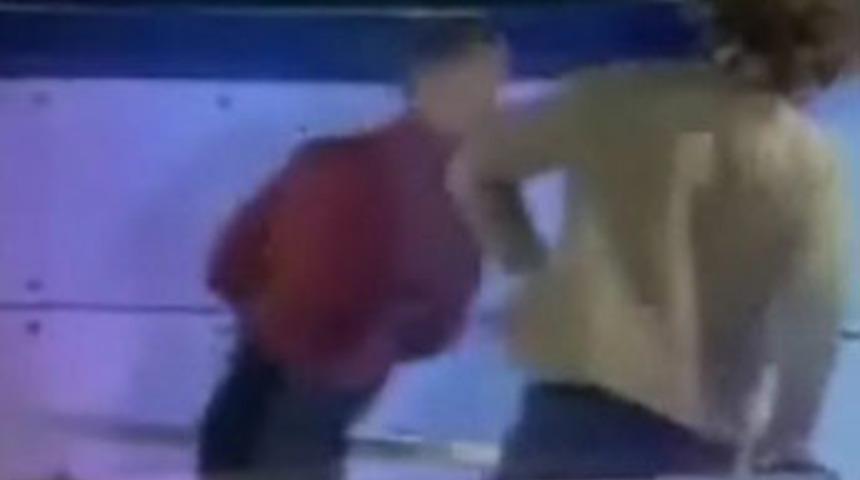 Sunucu sinirlenince ortalık karıştı