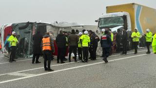 SON DAKİKA | Malatya'da otobüs kazası! Yolcu otobüsü devrildi, ölü ve yaralılar var