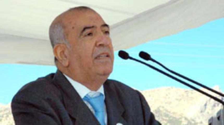 Halis Toprak'a yurt dışı yasağı