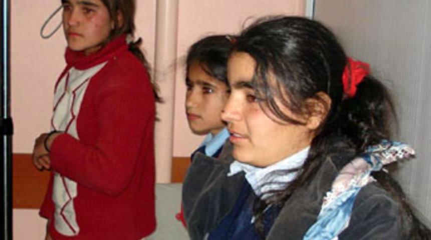 Yine &ouml;ğrenci minib&uuml;s&uuml; kaza yaptı