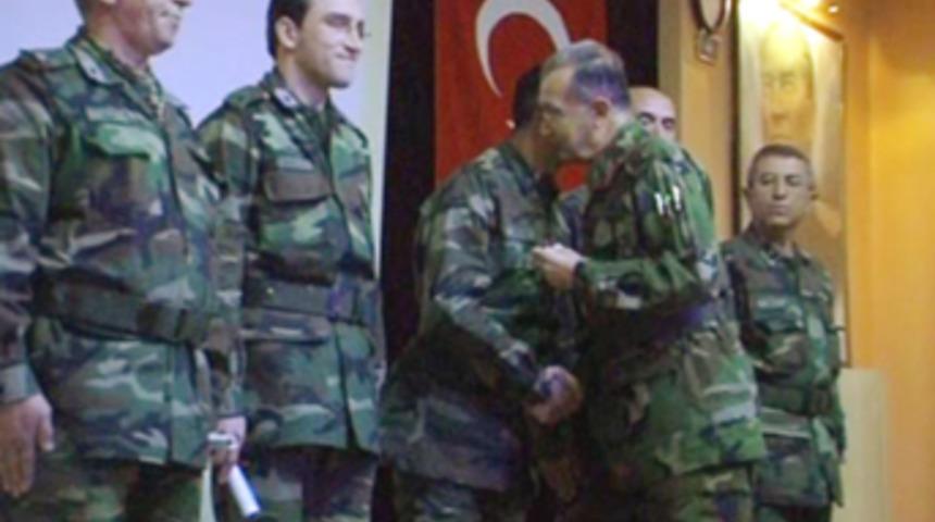 Korg. Sarsılmaz: "K&ouml;t&uuml; komşumuz &ccedil;ok"