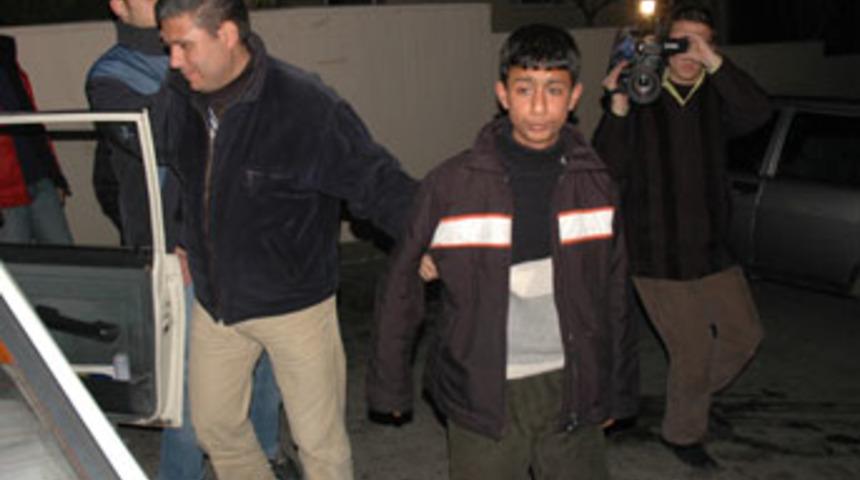 15 yaşındaki &ouml;ğrenci 103 adet esrarla yakalandı