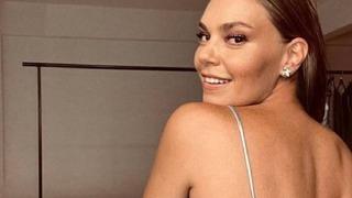 Eski formuna kavuşan Aslı Enver'den yeni yılın ilk gününde bikinili poz! 