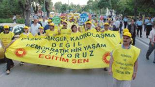 Türk Eğitim-Sen'den kokart eylemi