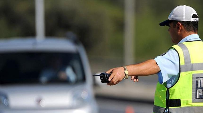 Trafik cezalarında yenilik: Bunları yaparsanız yandınız! Telefonla konuşma, emniyet kemeri... Hapis cezası detayı