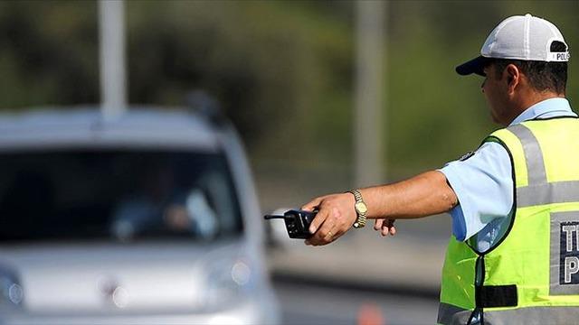 Trafik cezalarında yenilik: Bunları yaparsanız yandınız! Telefonla konuşma, emniyet kemeri... Hapis cezası detayı