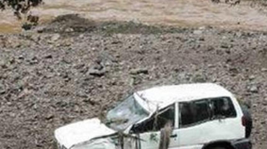 5 kişilik aile arabanın i&ccedil;inde &ouml;l&uuml; bulundu