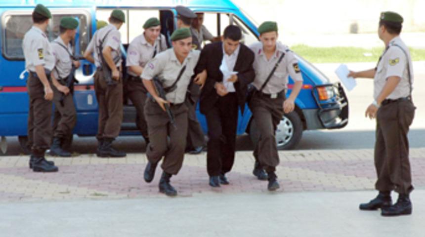 Kaza yapan motosikletten esrar &ccedil;ıktı