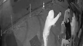 İstanbul'da kan donduran olay! Silahı kafasına dayadı, aracıyla ezmeye çalıştı... İşte o anlar