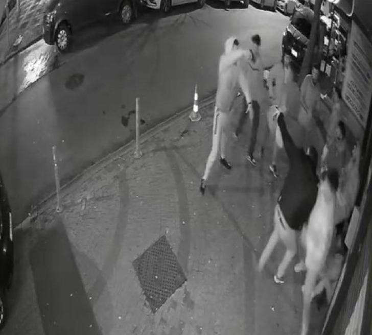 İstanbul'da kan donduran olay! Silahı kafasına dayadı, aracıyla ezmeye çalıştı... İşte o anlar G2