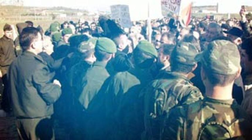 Bursa'da olaylı zeytinci eylemi