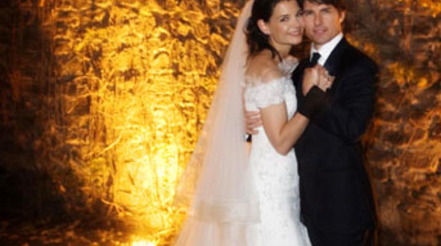 2006'nın en romantik olayı Tom Cruise'un d&uuml;ğ&uuml;n&uuml;