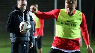 Antalyaspor’da Sergen Yalçın ilk antrenmanına çıktı