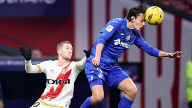 Milli yıldız Enes Ünal 7,5 ay sonra ilk kez sahaya çıktı, taraftardan alkış aldı!