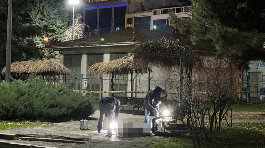 Samsun'da bir kişi parkta öldü