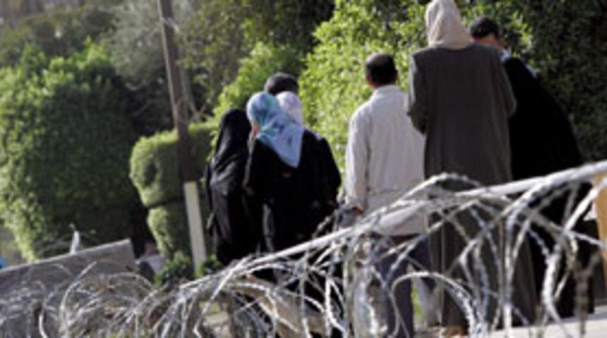 T&uuml;rk Teknisyeni ka&ccedil;ıranlarla g&ouml;r&uuml;şme