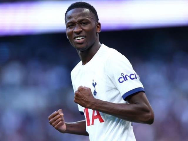 Tottenham, Sarr'ın sözleşmesini 2030 yılına kadar uzattı