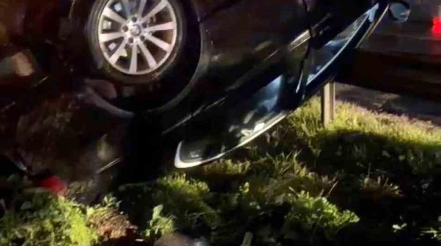 D-100&rsquo;de bariyerleri aşan otomobil takla attı: 1 yaralı