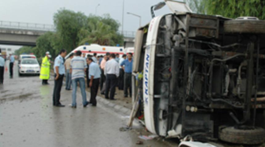 Mersin'de trafik kazası: 14 yaralı