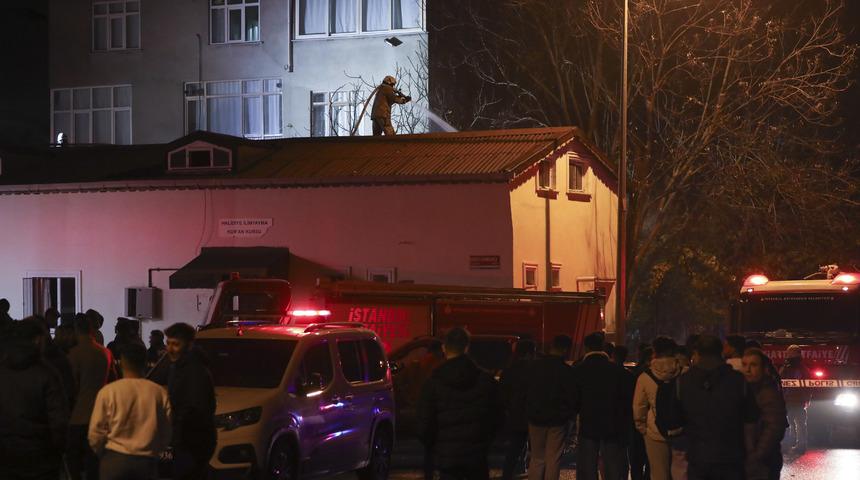 Sultanbeyli’de Kur'an kursunun bahçesinde çıkan yangın söndürüldü
