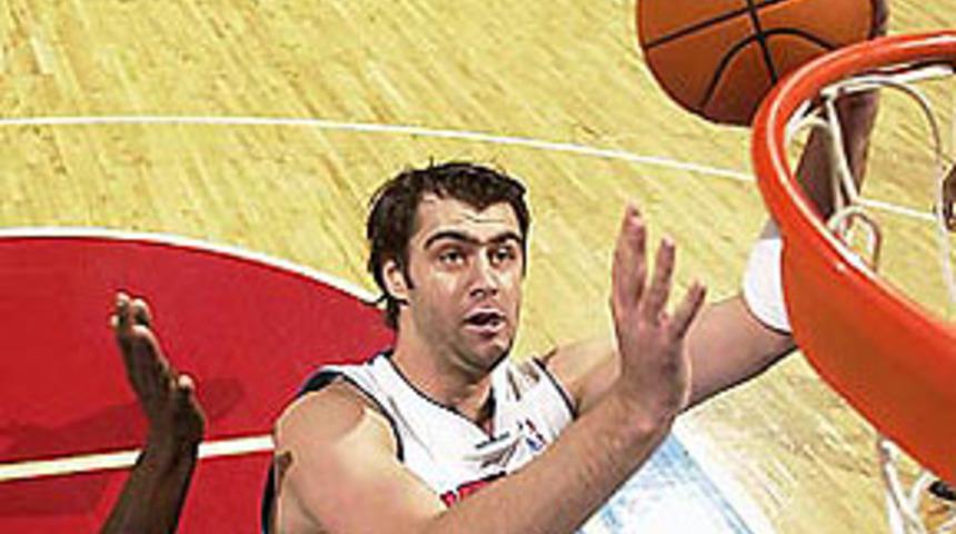 Mehmet Okur 7 sayı attı