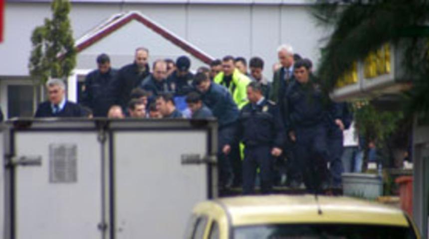 Polislerin kavgası kanlı bitti