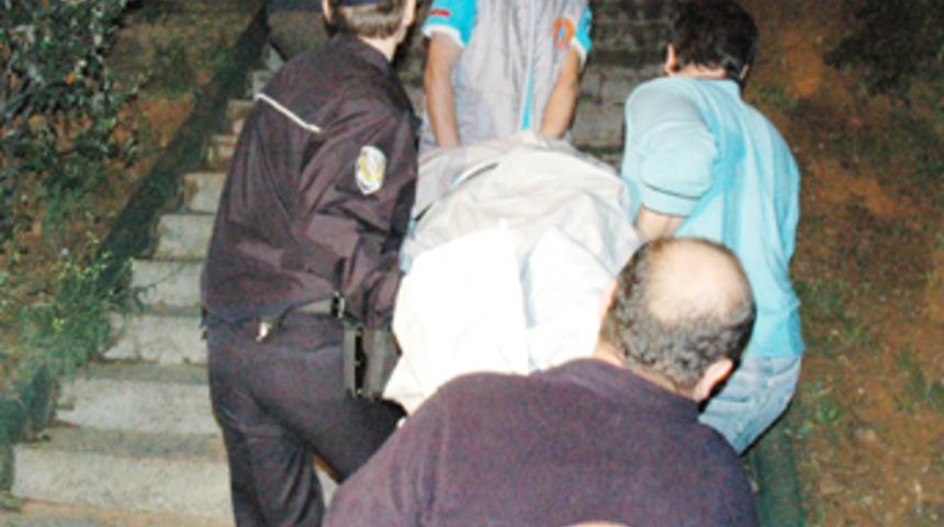 Halı saha ma&ccedil;ında kalp krizi ge&ccedil;irdi