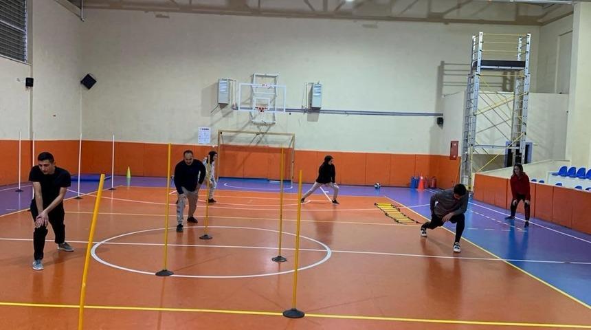 Gençler hayallerindeki meslek için ter döküyor