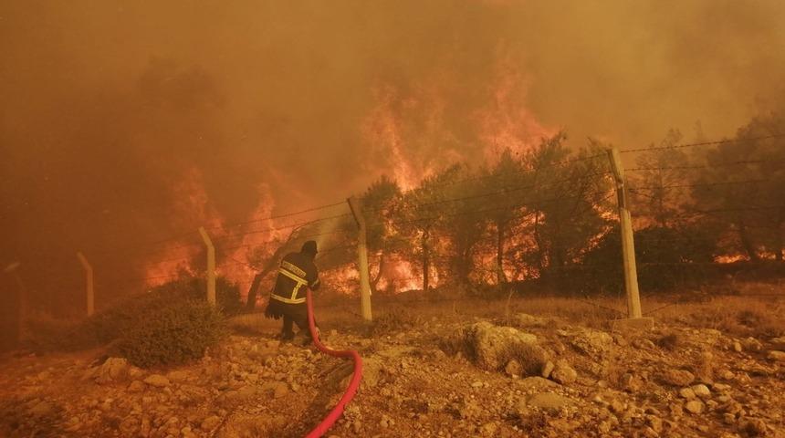 Büyükşehir İtfaiyesi’nden 2023’te 10 bin 225 olaya müdahale