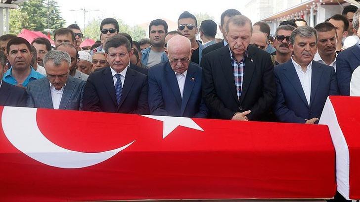 'Salaksın' polemiğinde son perde! Fatih Altaylı açtı ağzını yumdu gözünü... Mustafa Varank'a 'İlhan Varank' üzerinden yüklendi: 'Abin sayesinde Bakanlık koltuğunu kaptın' G1
