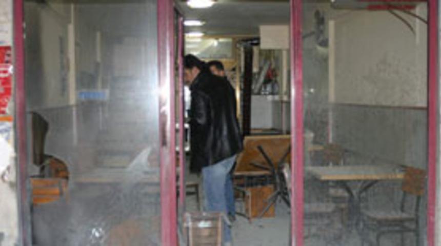 &Ccedil;ay ocağına motolof kokteyli: 4 yaralı  