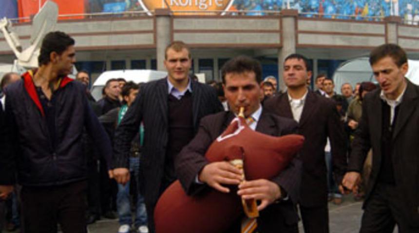 AKP'liler kongre &ccedil;alışmalarına başladı