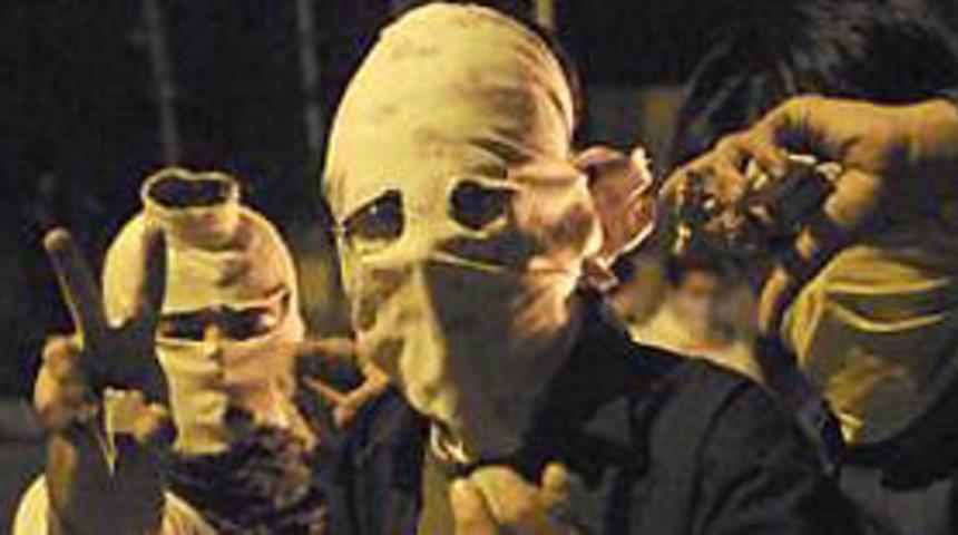 İran ordusu g&ouml;vde g&ouml;sterisi yaptı