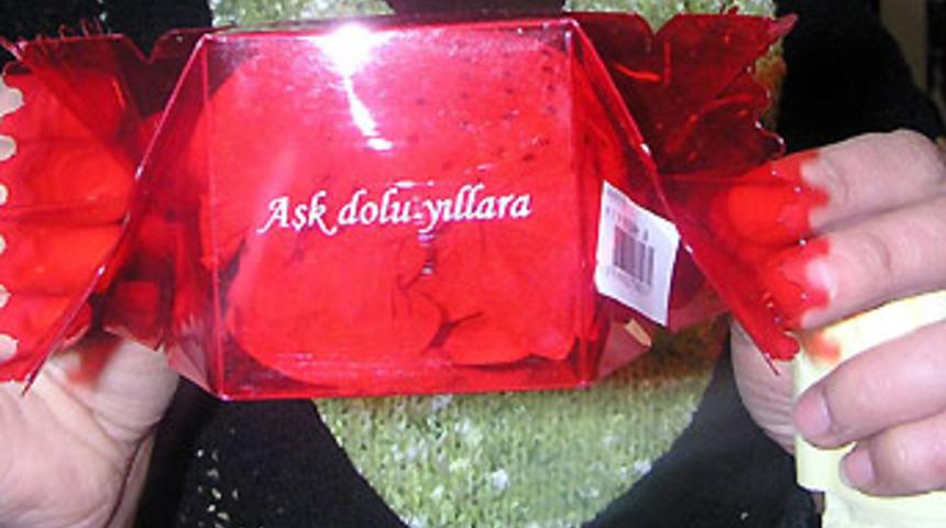 Kırmızı i&ccedil; &ccedil;amaşırı satışları y&uuml;zde 25 arttı