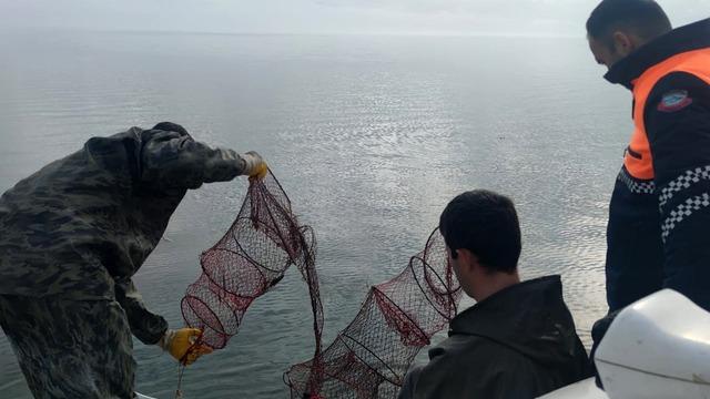 Isparta’da iki günde 400 adet kerevit pinteri ele geçirildi