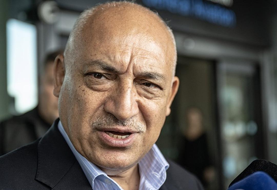 S&uuml;per Lig kul&uuml;plerinin istifasını istediği Mehmet B&uuml;y&uuml;kekşi g&ouml;revi bırakıyor! Yerine gelecek isim de şimdiden belli oldu...