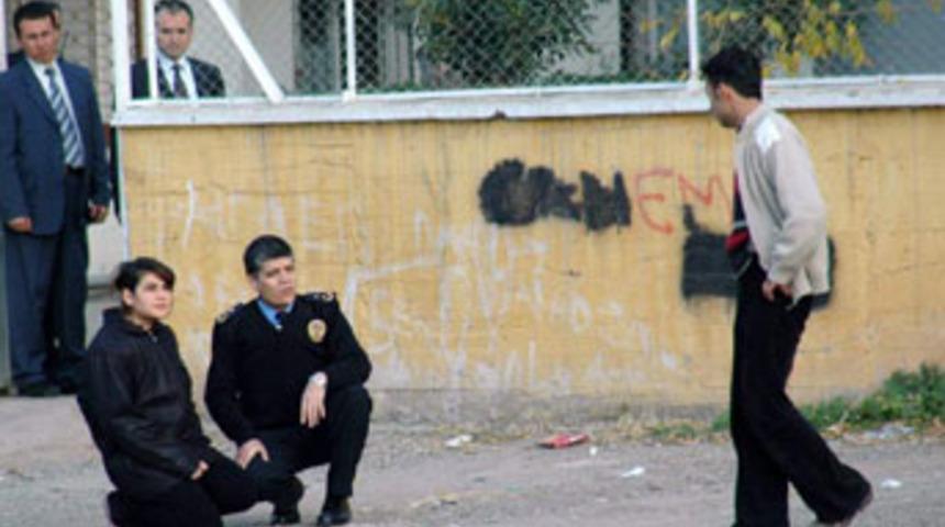 Eşi evi terk edince intihara kalkıştı