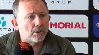 Sergen Yalçın, Antalyaspor'a imza atarken ülkeleri karıştırdı! Kullandığı sözler sosyal medyanın diline düştü...