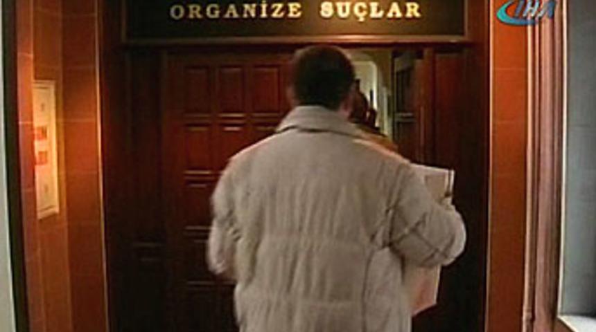 Eski M&uuml;steşar Yardımcısı da g&ouml;zaltında