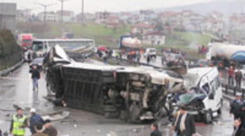 Zincirleme trafik katliamı